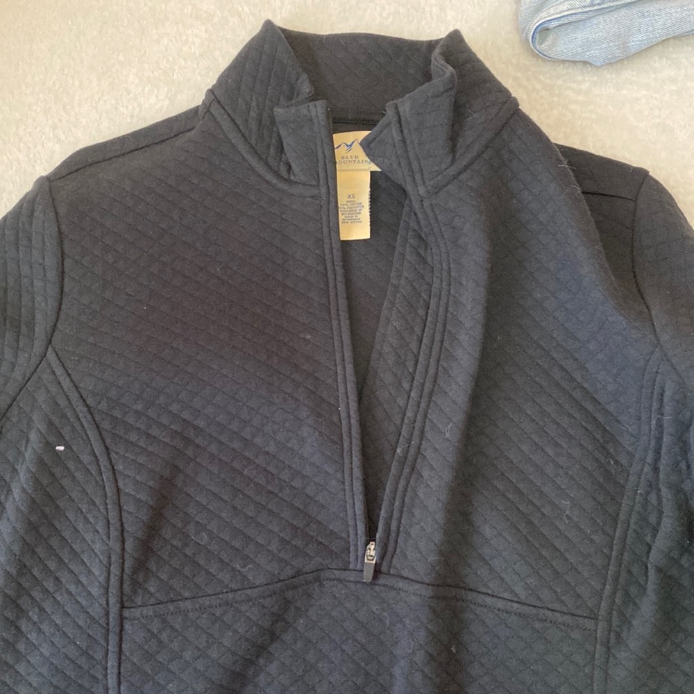 blue mountain, black sweatshirt, six xs